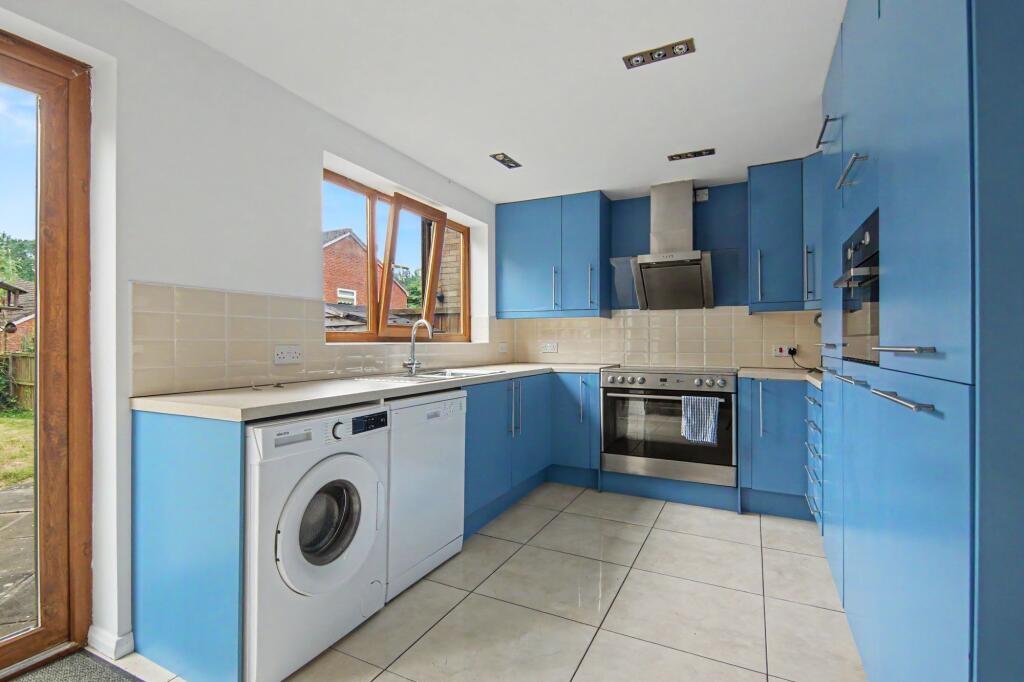 Beverley Avenue, Nuneaton, CV10 photo 3