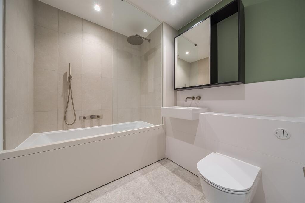 Apartment in London - More
