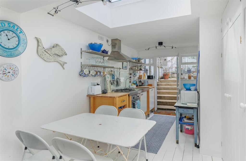 House in Cowes, Isle of Wight - View 5