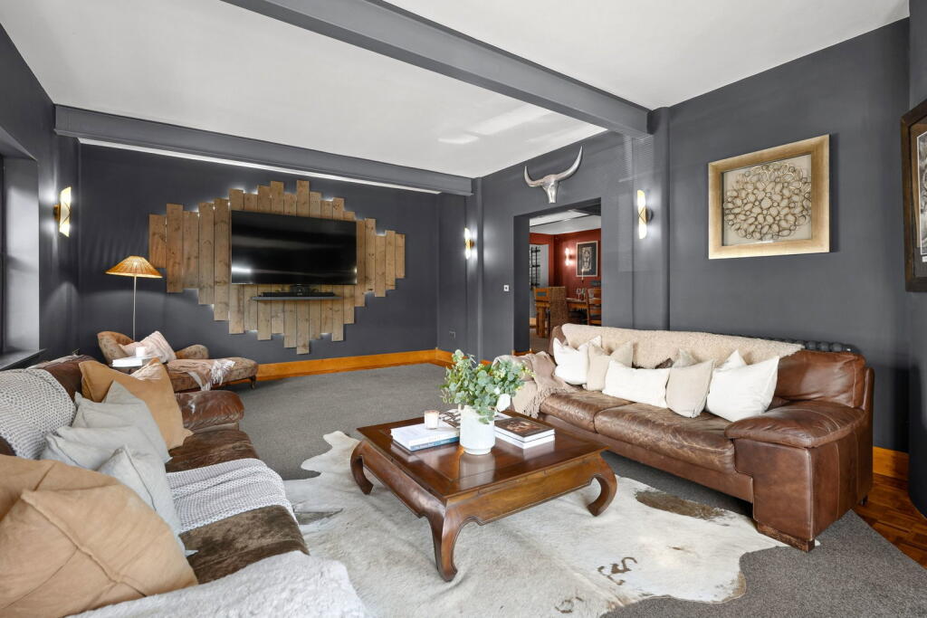 House in Northampton, Weedon Bec - View 3