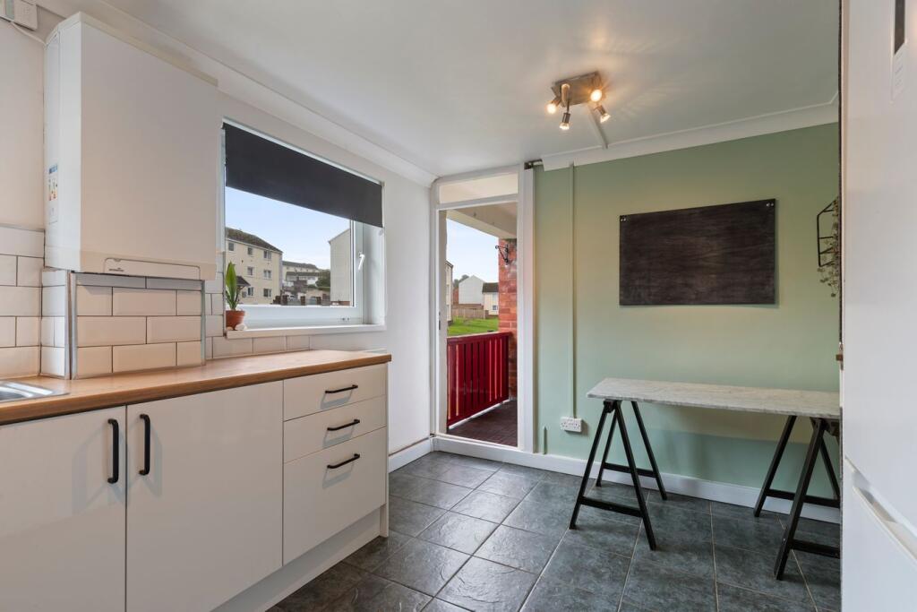 Apartment in Swansea - View 5