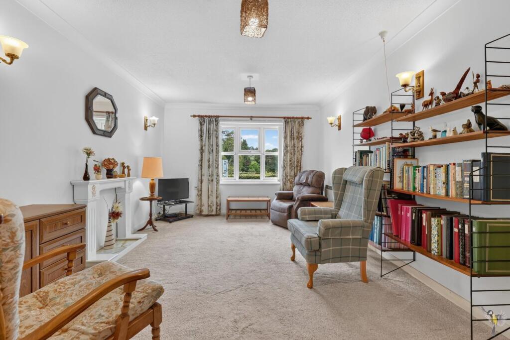 Flat 20, Castle Court, River Park, Marlborough photo 4