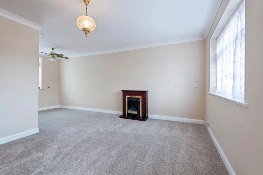 Apartment in Stevenage, Aston Vale, Poplars - View 3
