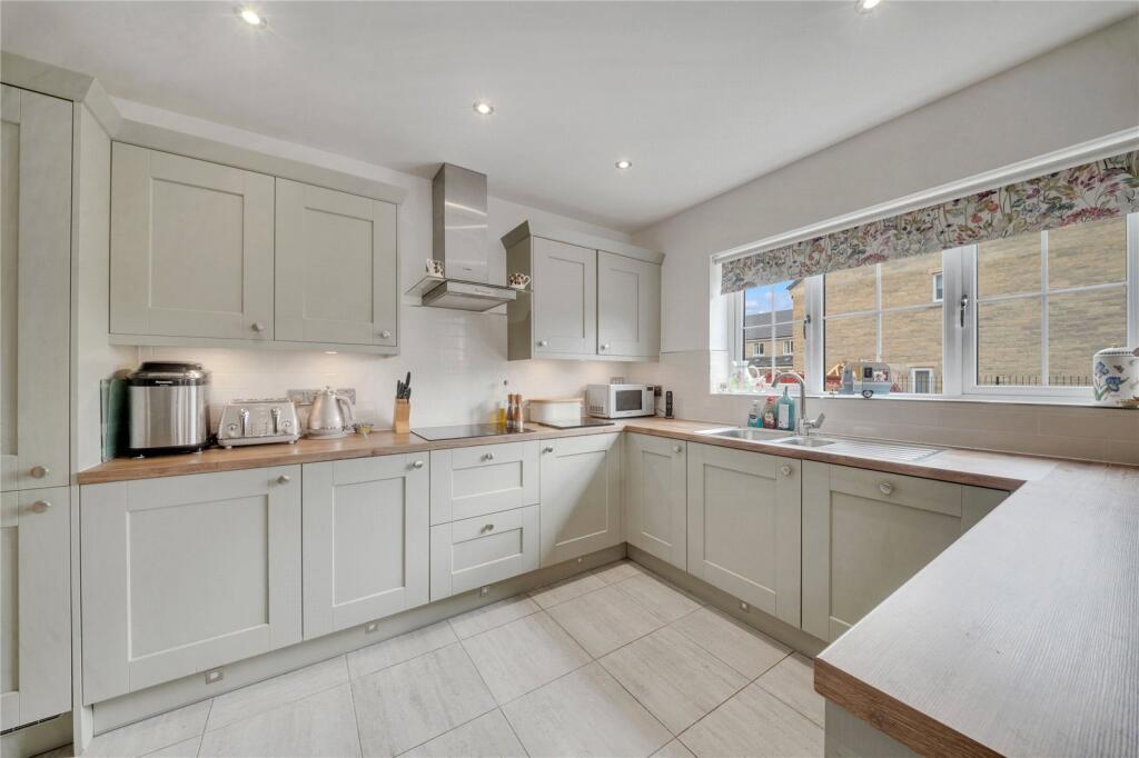 House in Bradford - View 5