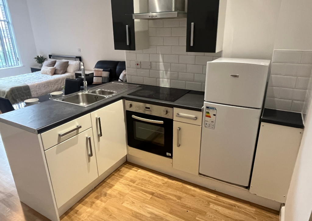 Apartment in Leicester, Highfields - View 2