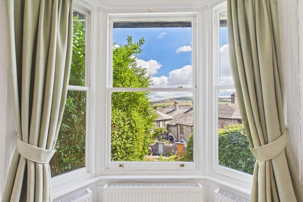 2 Mountain View, Kendal, Cumbria, LA9 4QT photo 4