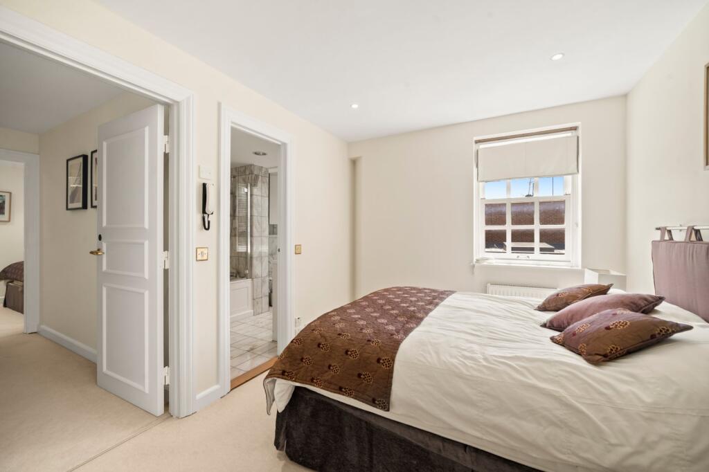 House in London - View 5