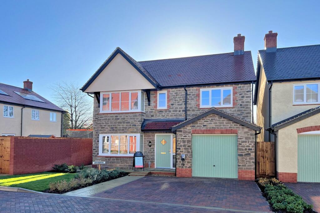 4-bed detached on Glebe Meadows, Falfield, GL12, £525,000