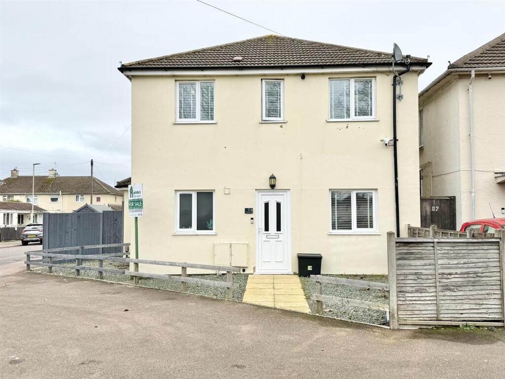 Main image of property: Meadowleaze, Longlevens