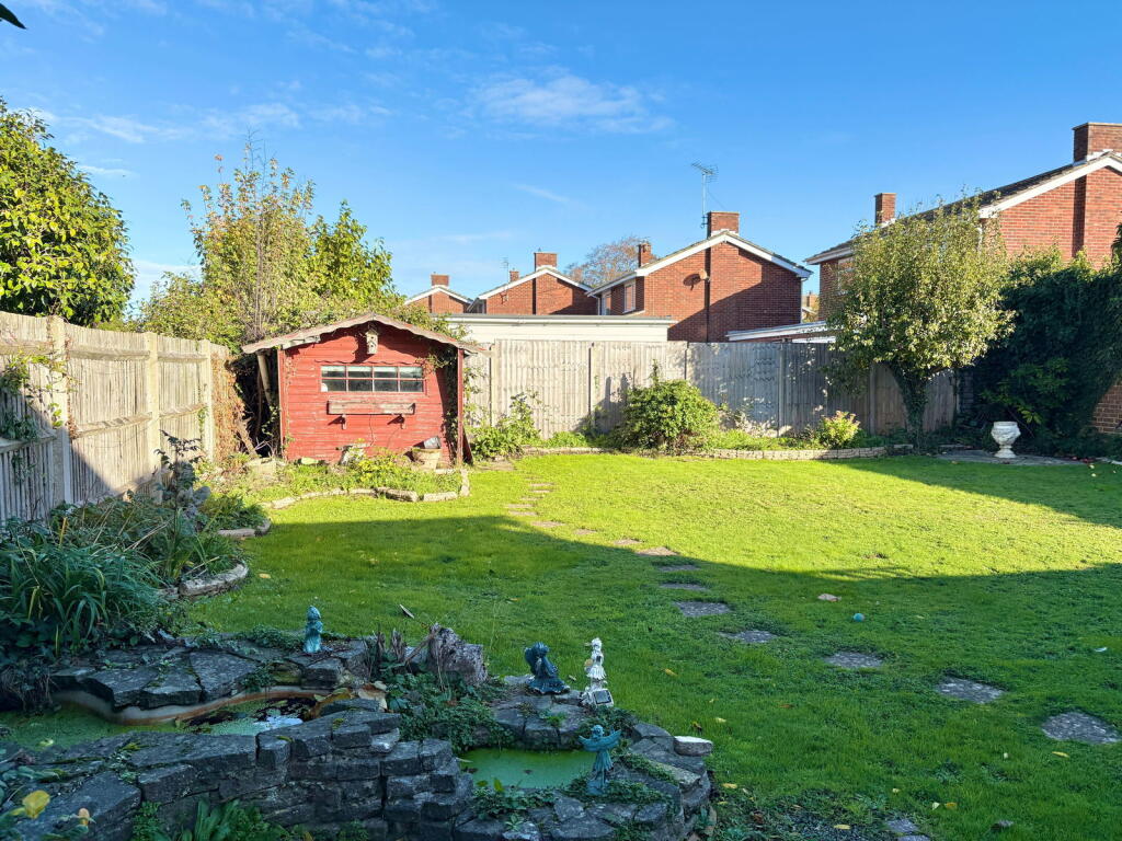 Helsted Close, Alverstoke, Gosport, PO12 2RX photo 3