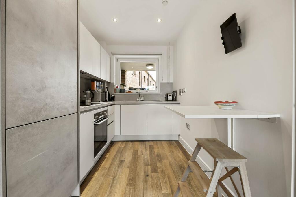 Apartment in London, Leyton - View 5