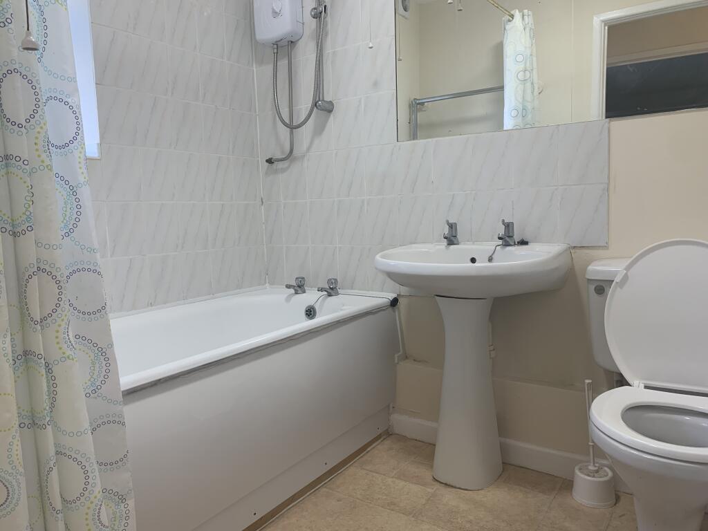 Apartment in Taunton - View 3