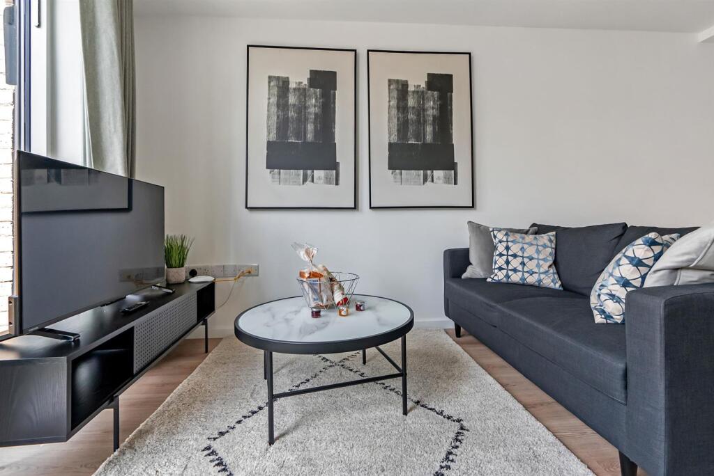 Apartment in Cambridge - View 3