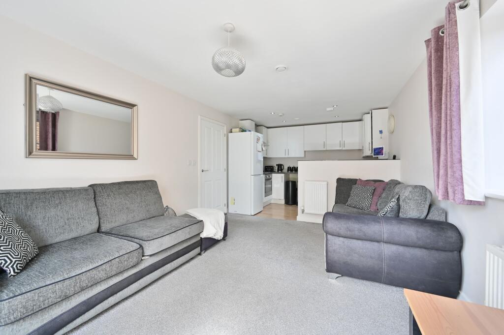 Apartment in Watford - View 5