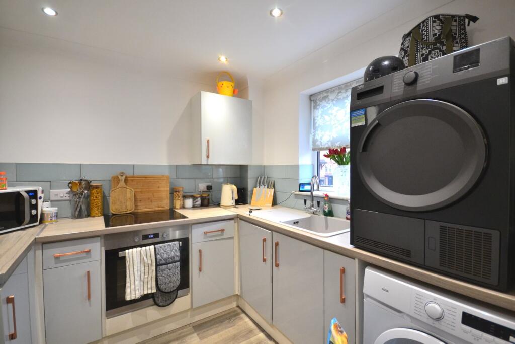 11, Draycote Close photo 4
