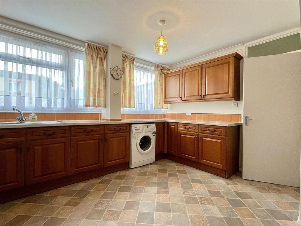 House in Birmingham, West Midlands - View 4