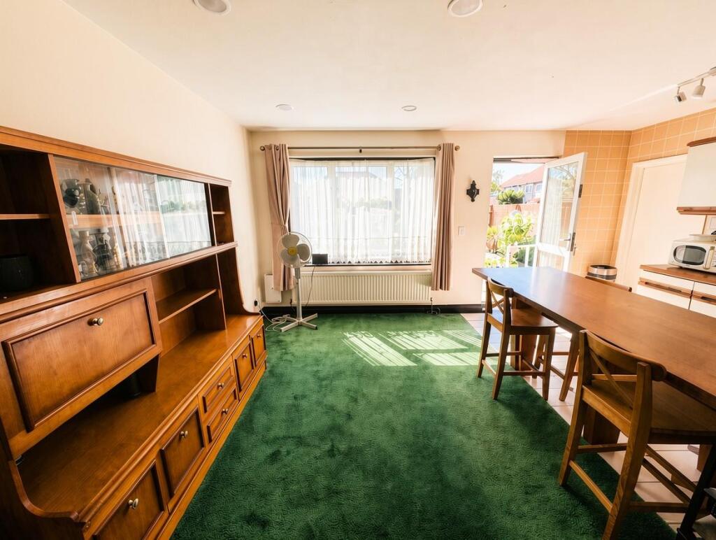 House in Twickenham - View 5