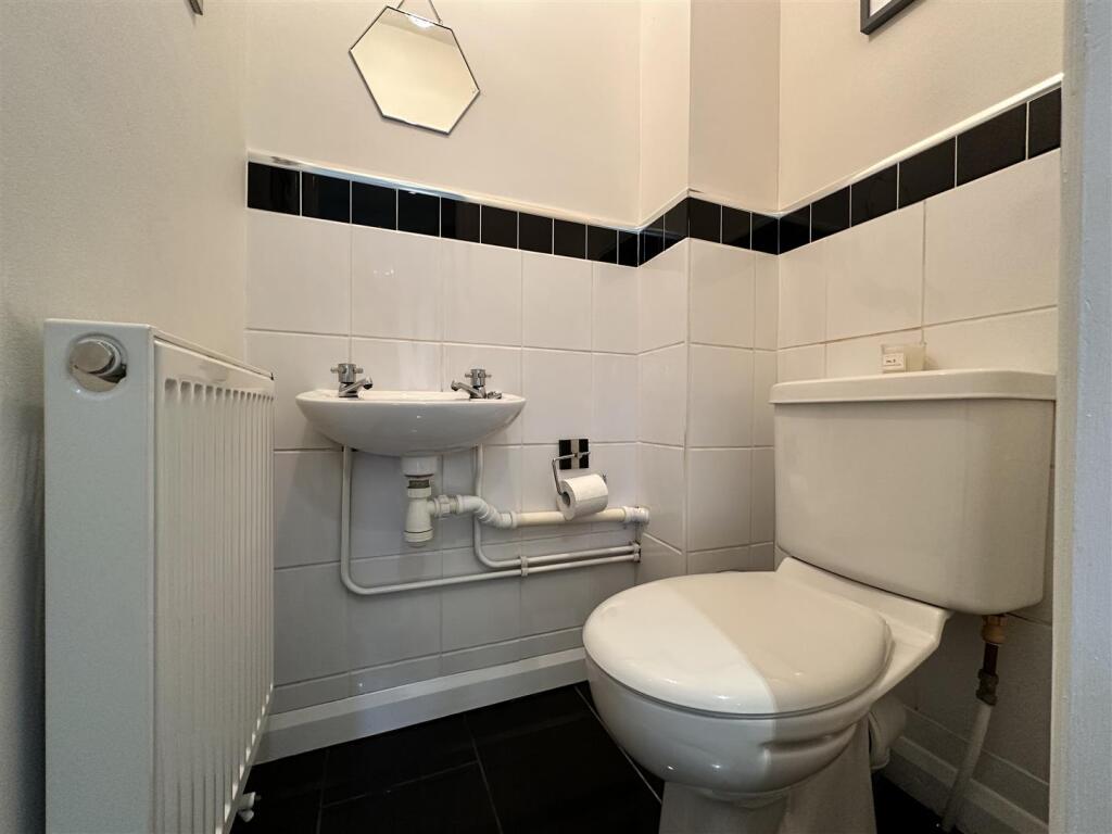 House in Newark, New Balderton, Balderton - More