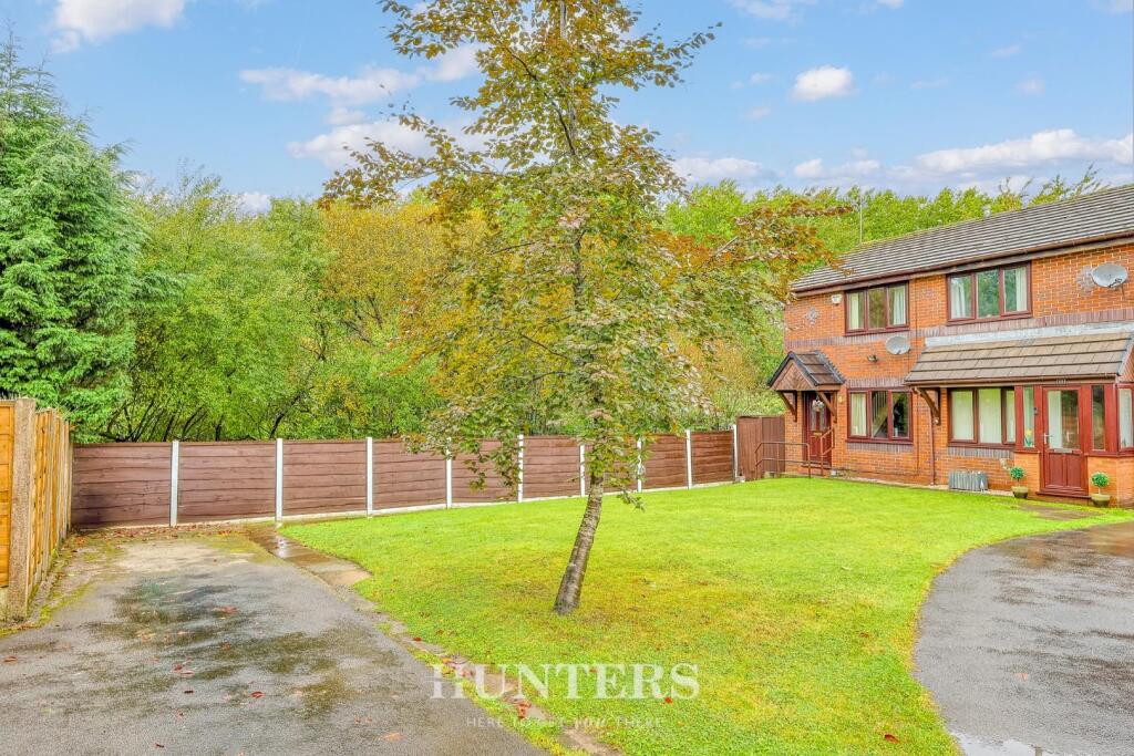 Hembury Close, Middleton, Manchester photo 2