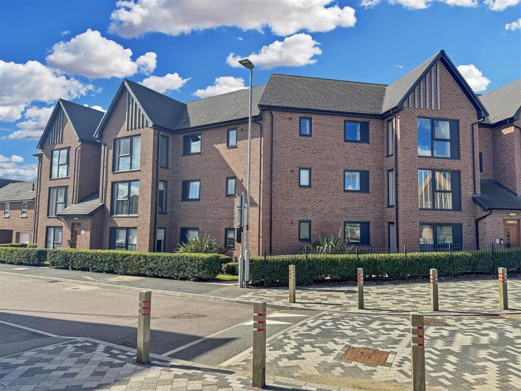 2-bed flat on Teviot Drive, Lubbesthorpe., £215,000