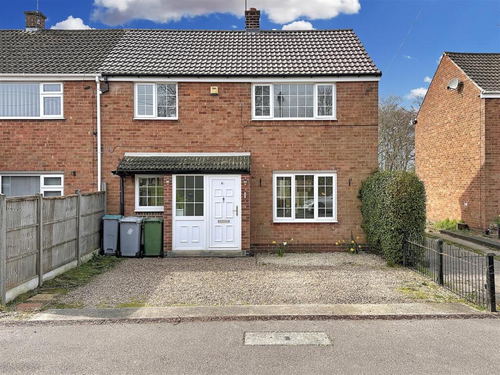 3-bed terraced on Dale Crescent, Fernwood, Newark, £190,000