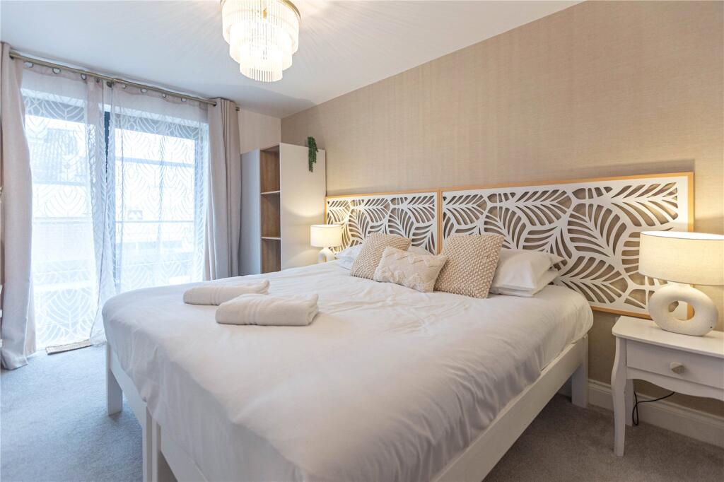 Apartment in Bristol - View 4