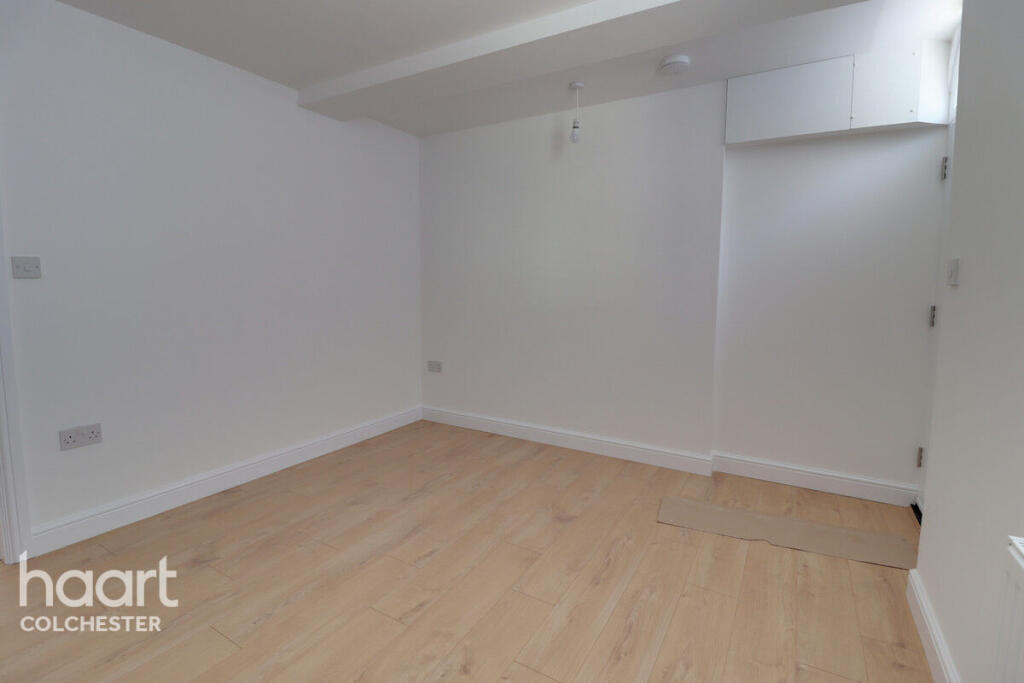 Apartment in Colchester, New Town - View 5