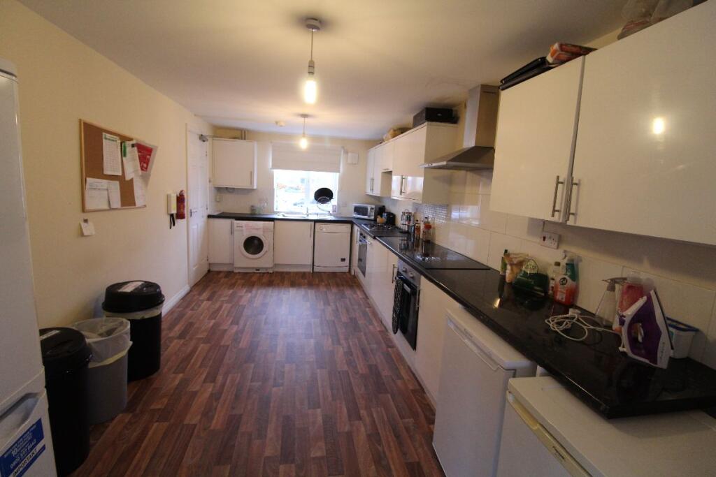 House in Cambridge, Orchard Park - View 2