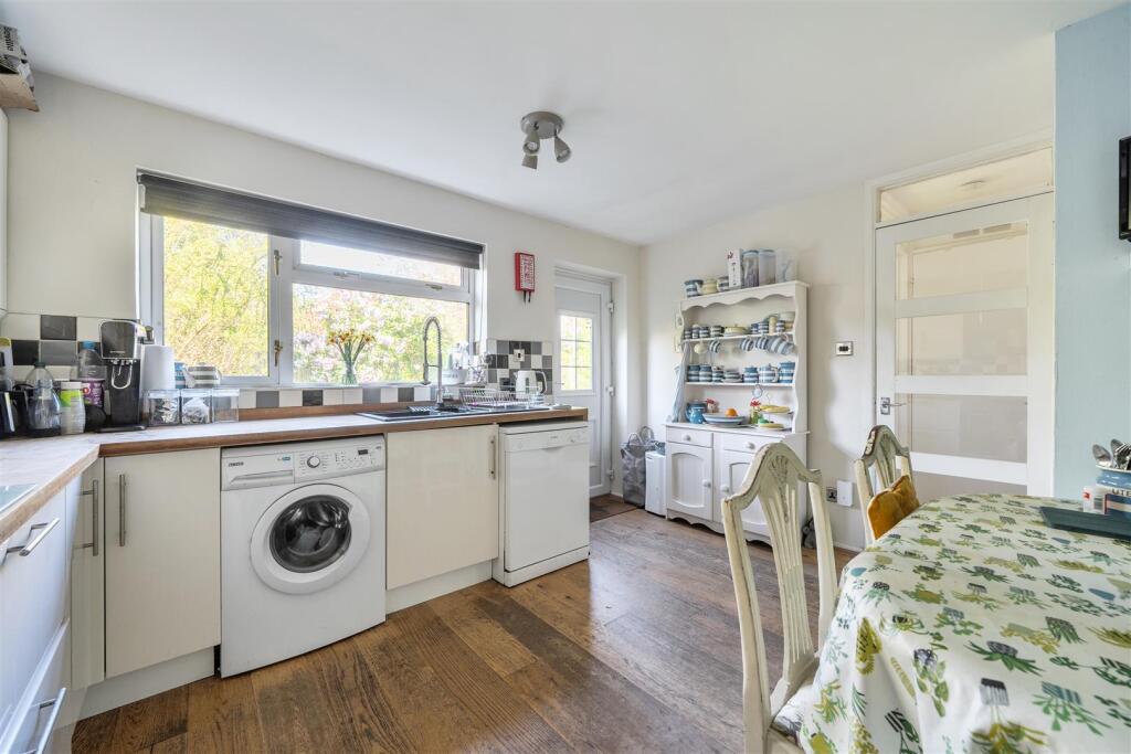 House in Finchampstead - More