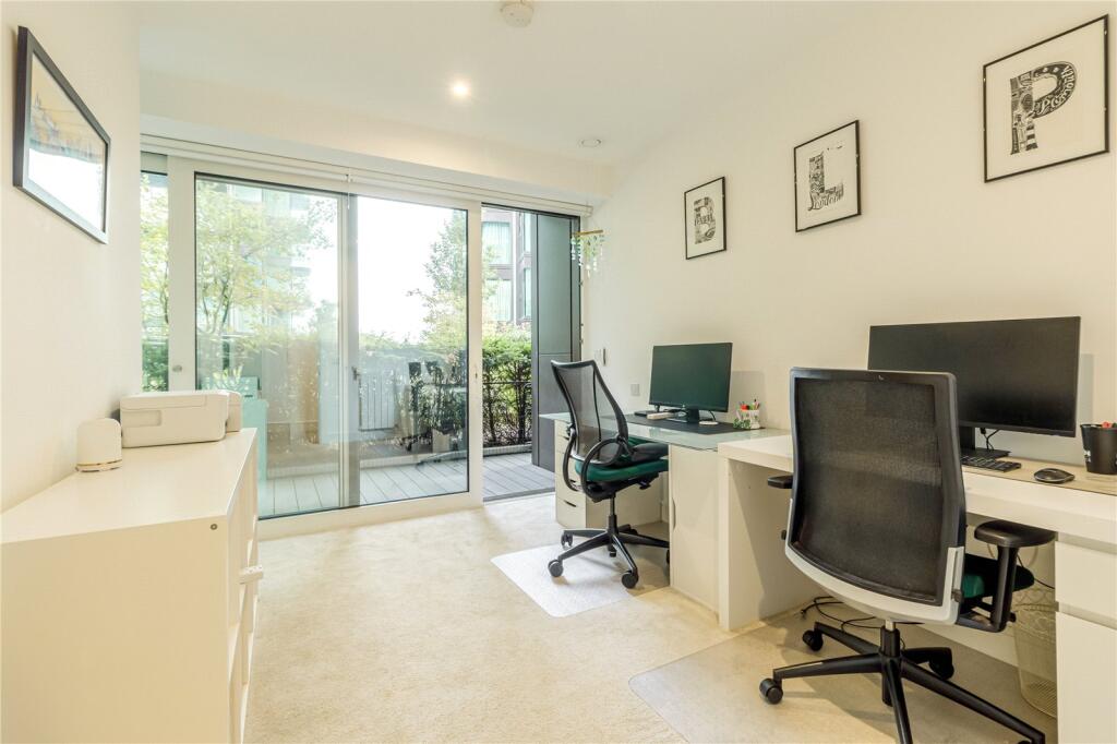 Apartment in London - More