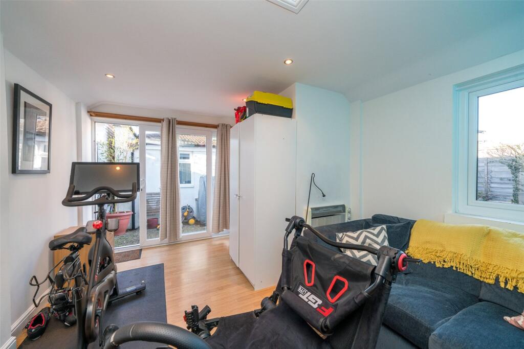 Additional image 12 of Dickens Close, St. Albans, Hertfordshire, AL3