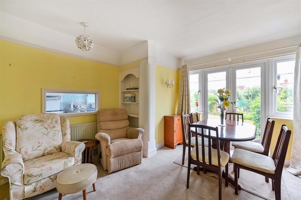 House in Reading, Caversham - More