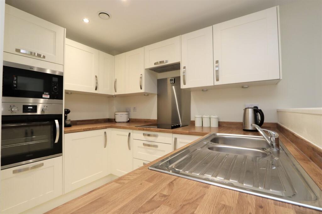 Brooklands House, Eccleshall Road, Stafford, ST16 photo 4