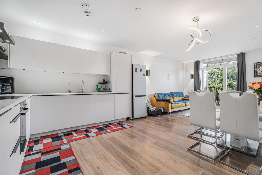 Apartment in Harrow - View 4