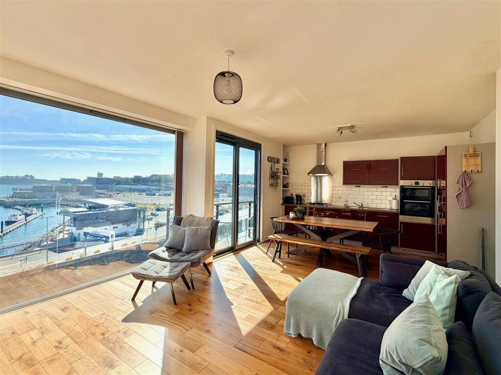 House in Plymouth, Stonehouse - View 4
