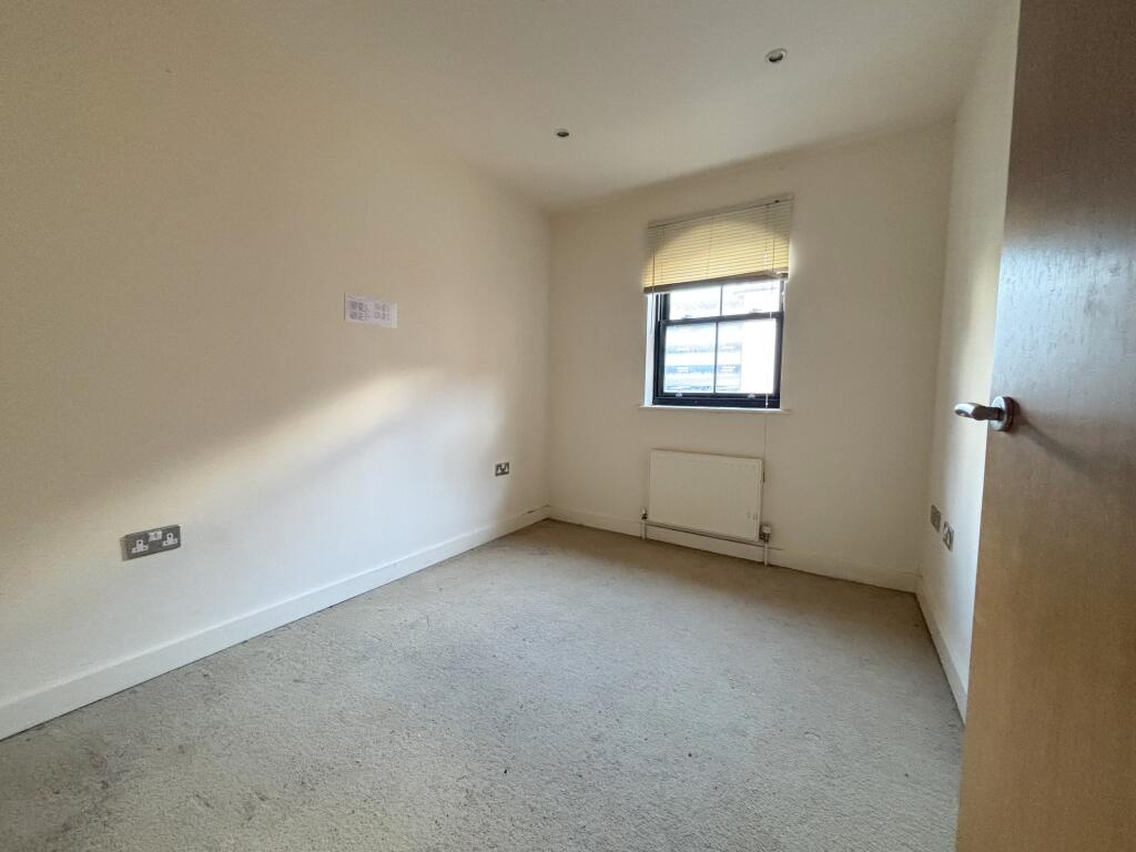 Apartment in Poole - More
