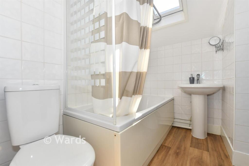 Apartment in Tunbridge Wells, Kent - More