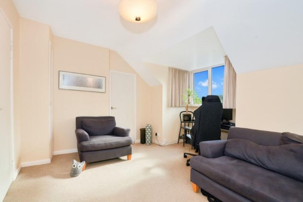 Apartment in St Albans, Fleetville - View 2