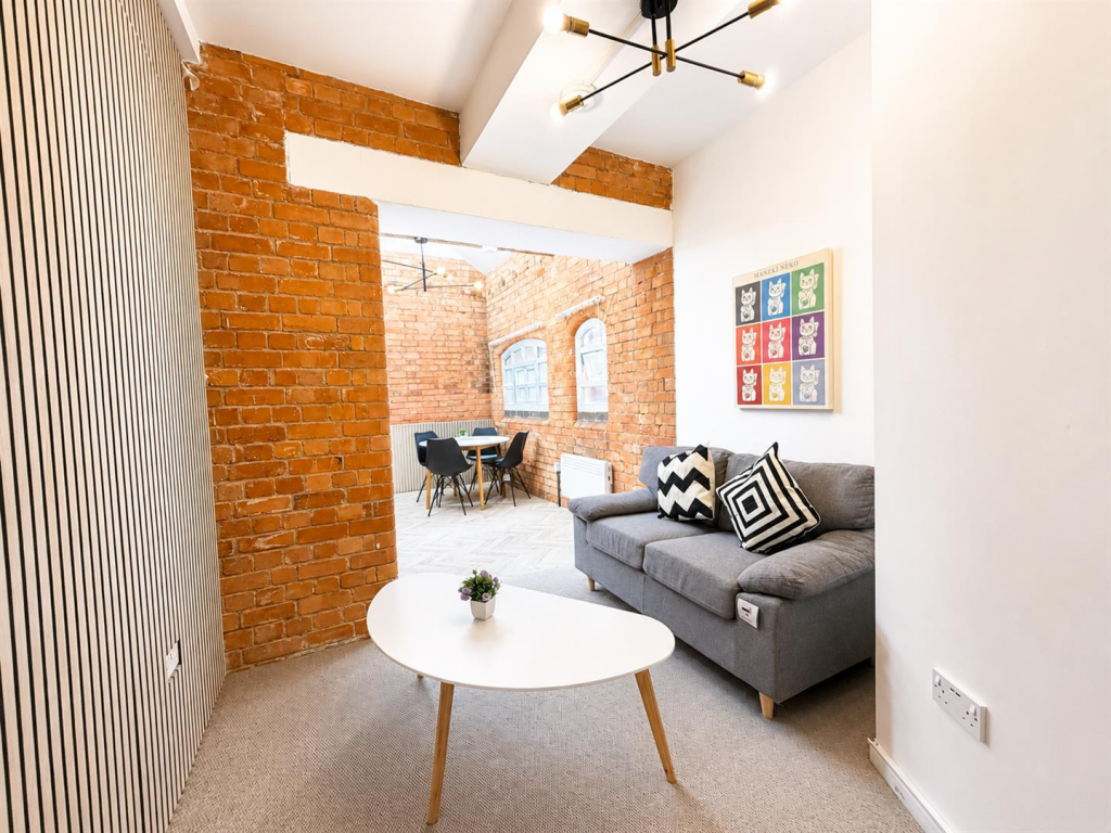 Main image of property: Professional Apartment - York Street, Leicester