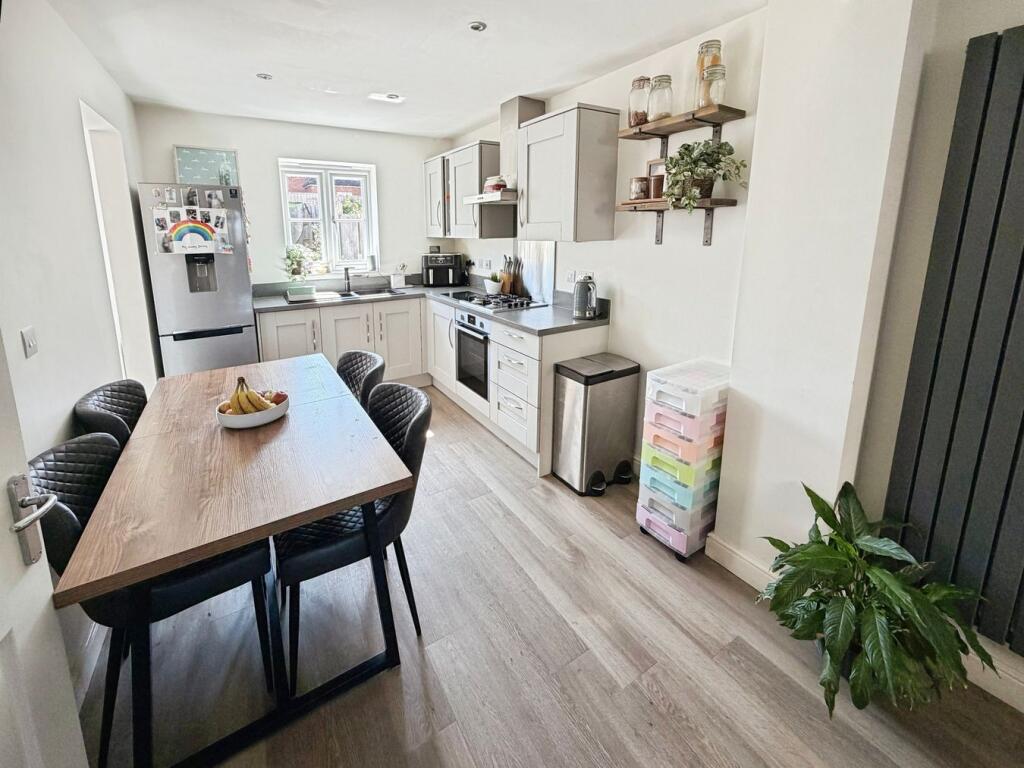 House in Northampton, Wootton - View 4