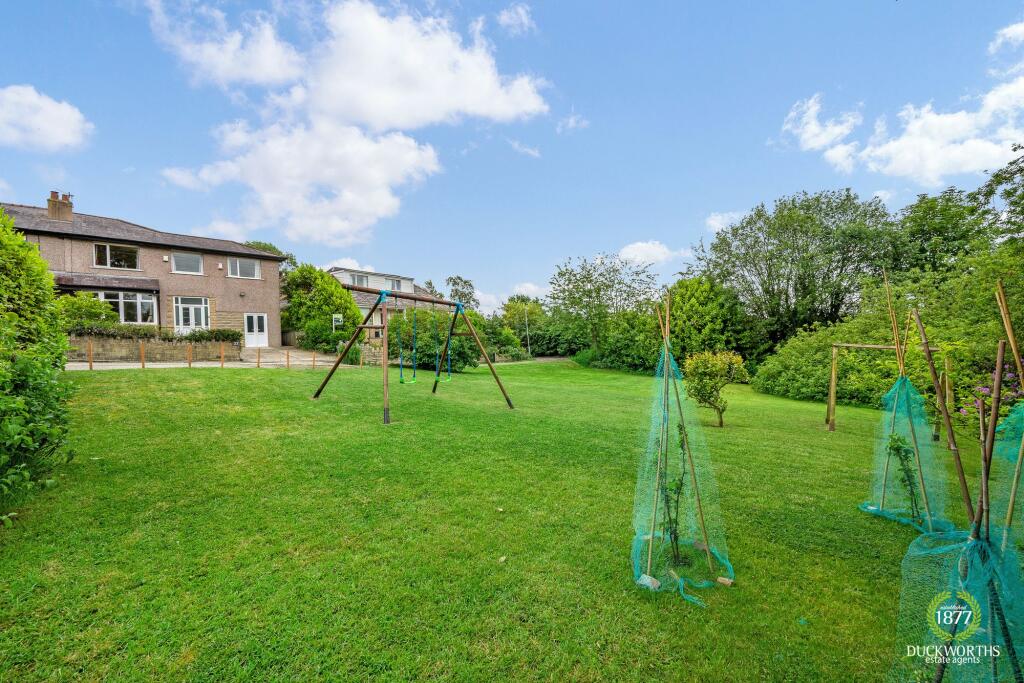 House in Burnley, Lancashire - View 4