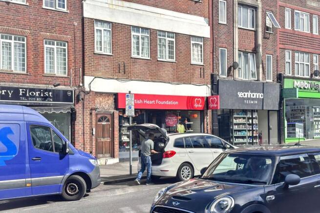 124 Central Road, Worcester Park, KT4 8HT