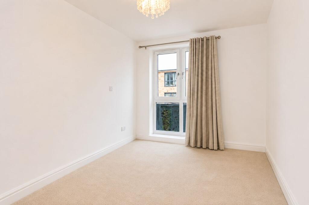 Apartment in Cambridge - View 5
