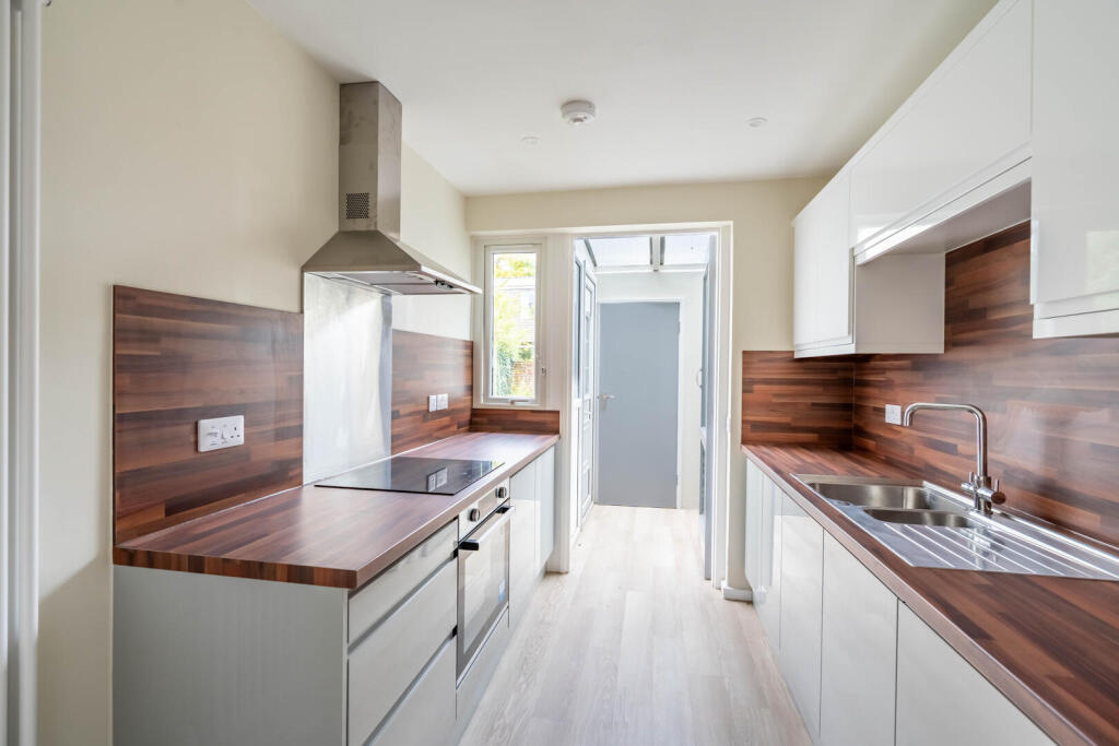 House in York - View 4