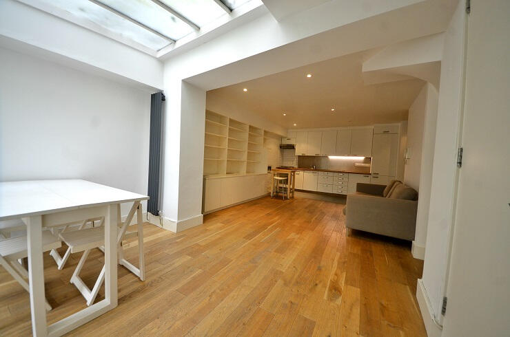 Apartment in London - View 5