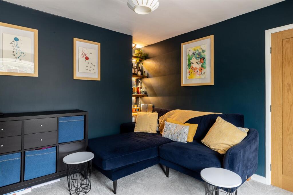 House in Reigate and Banstead, Surrey - View 2