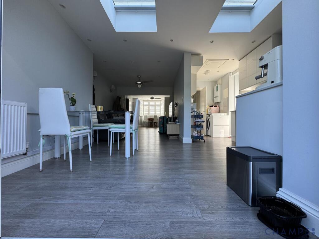 House in Twickenham - View 5