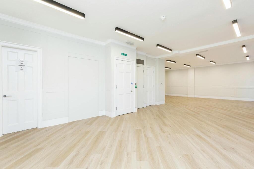 8A Brushfield Street 02.jpg