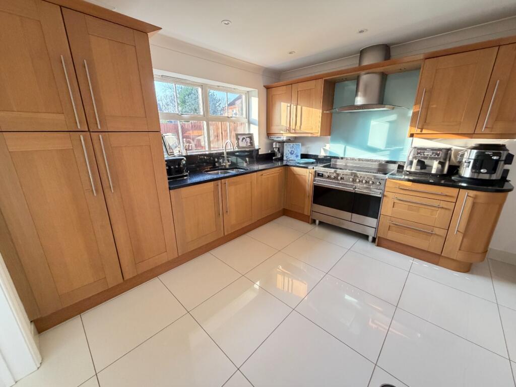 Grange Road, Barton-Le-Clay photo 5