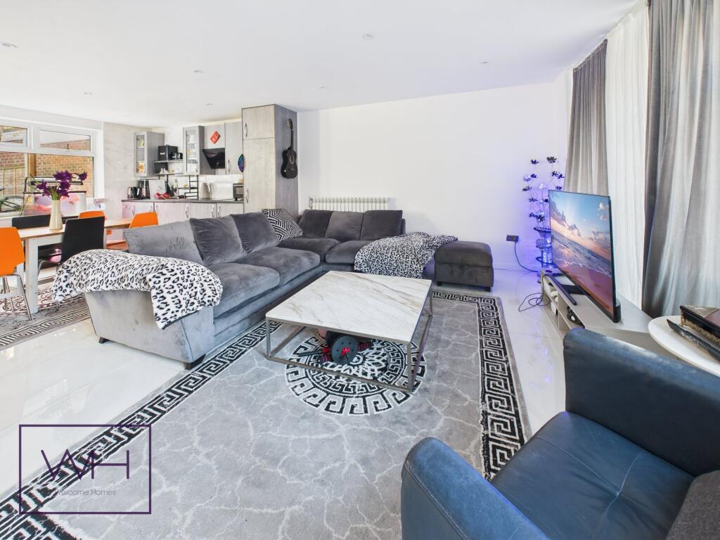 House in Rotherham, Clifton - View 3